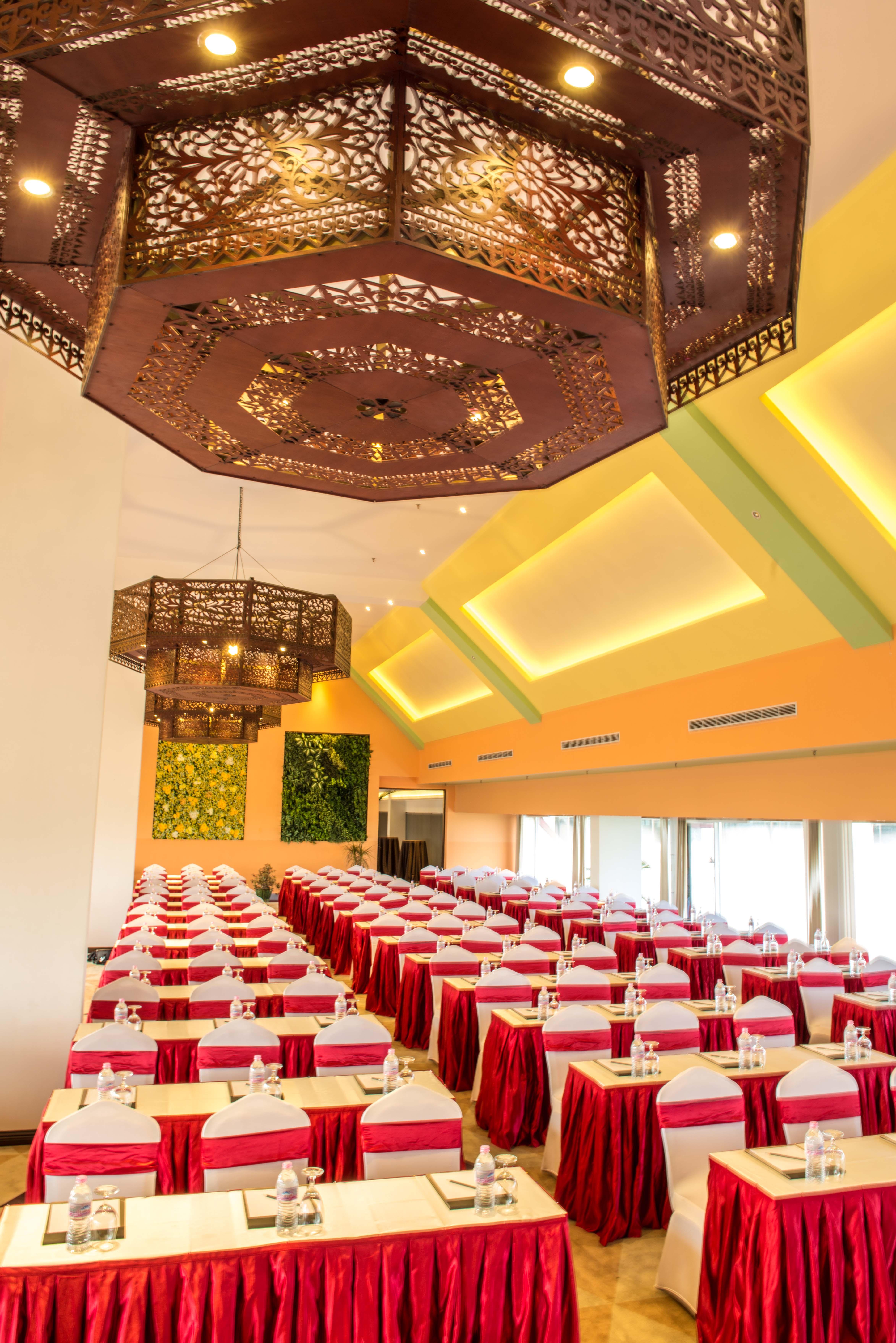 Rose Garden Hotel Rangoon Buitenkant foto